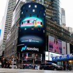 it-might-not-be-time-to-buy-the-dip-this-expert-sees-stocks-falling-even-lower.