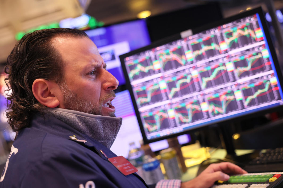 oil-surges,-dow-gains,-tech-sinks:-stock-market-news-today