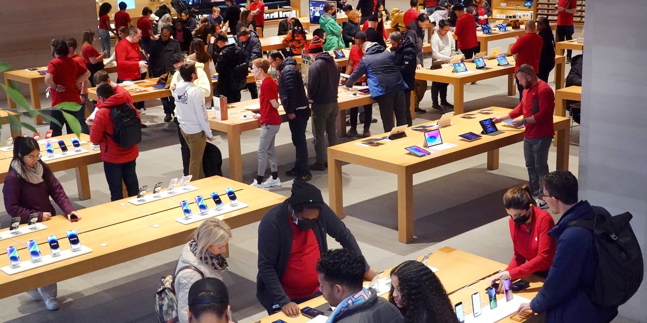 apple-likely-to-boost-its-dividend-and-stock-buybacks-yet-again