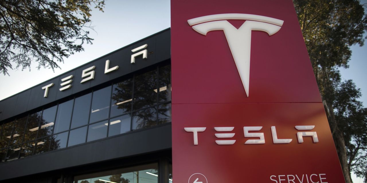 tesla-cuts-prices-in-the-us-again-the-timing’s-down-to-ev-tax-credit-changes.
