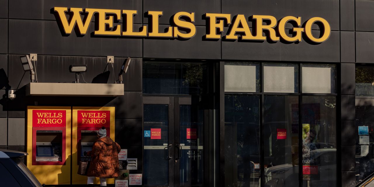 wells-fargo-agrees-to-pay-shareholders-$1-billion-to-settle-class-action-suit