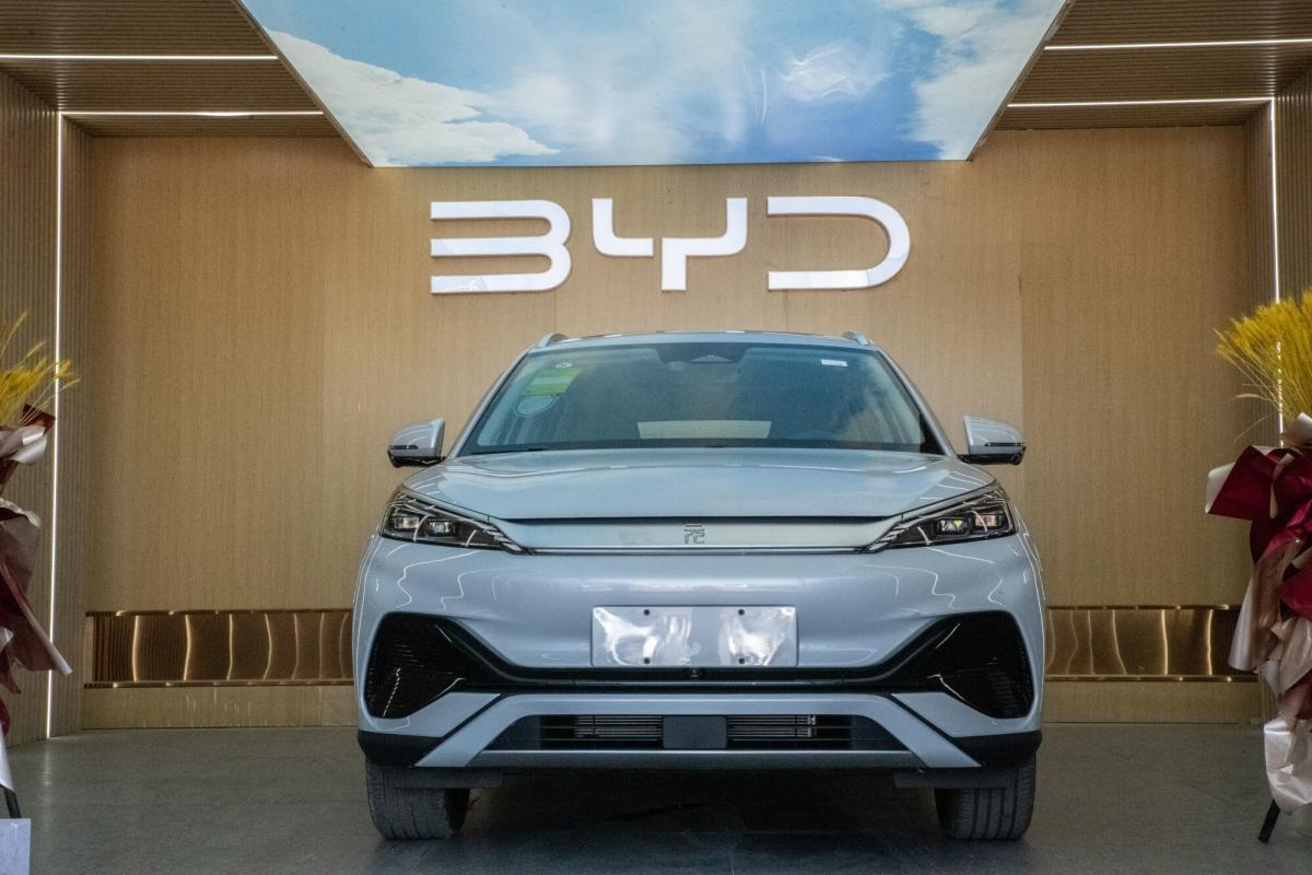 byd-powers-through-china’s-auto-price-war-to-post-soaring-profit