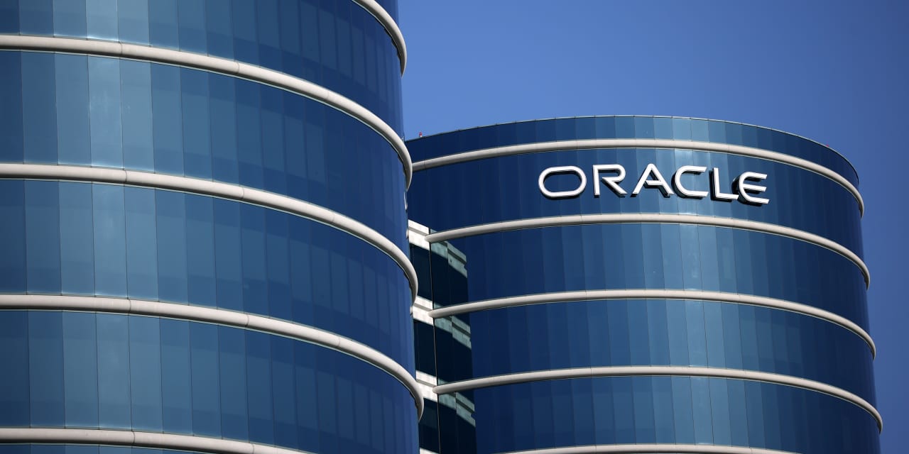 oracle-stock-is-suffering-why-now-is-the-time-to-buy-into-its-ai-potential.