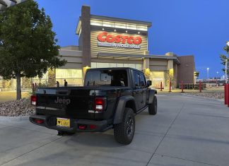 costco-q4-earnings-top-estimates-as-high-gas-prices-fuel-foot-traffic