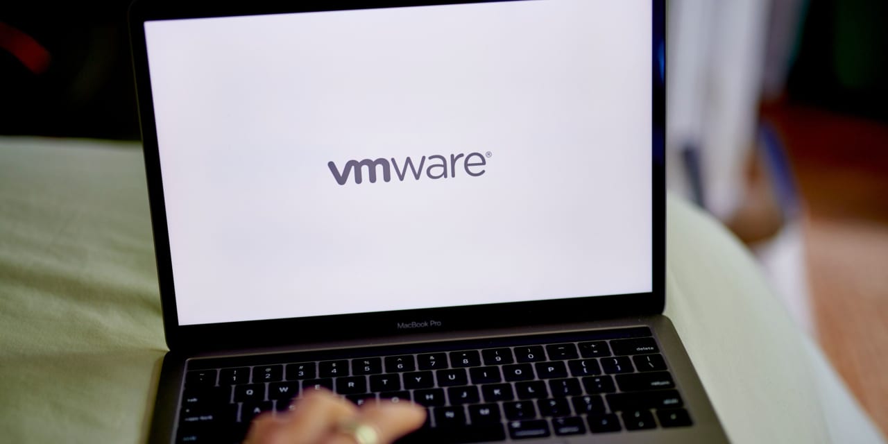 vmware-stock-implies-50%-chance-of-completion-of-broadcom-deal