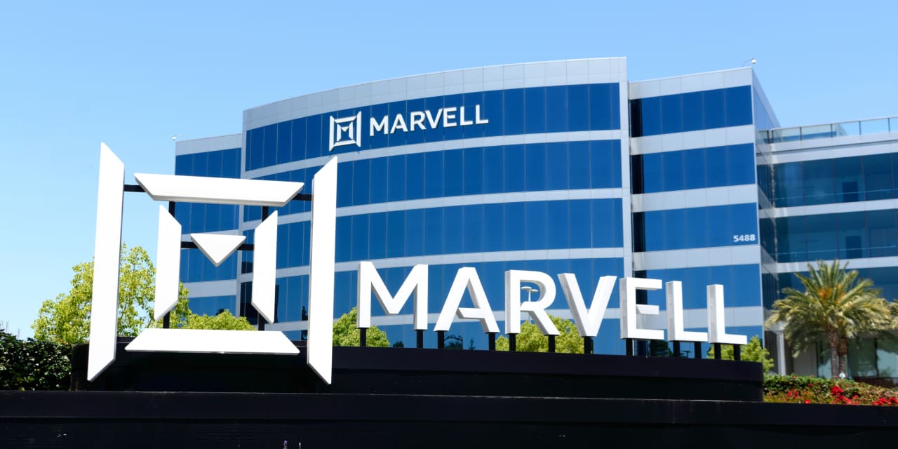 marvell-stock-drops-after-earnings-analysts-say-be-patient-on-the-ai-story.