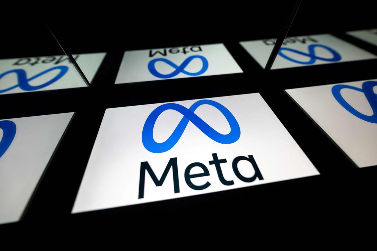 Forget DeepSeek. Zuckerberg says Meta will spend hundreds of billions on AI.