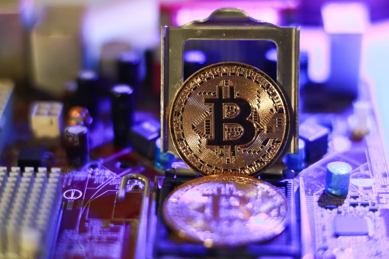 Bitcoin falls along with tech stocks, due to AI startup DeepSeek. Here’s why.