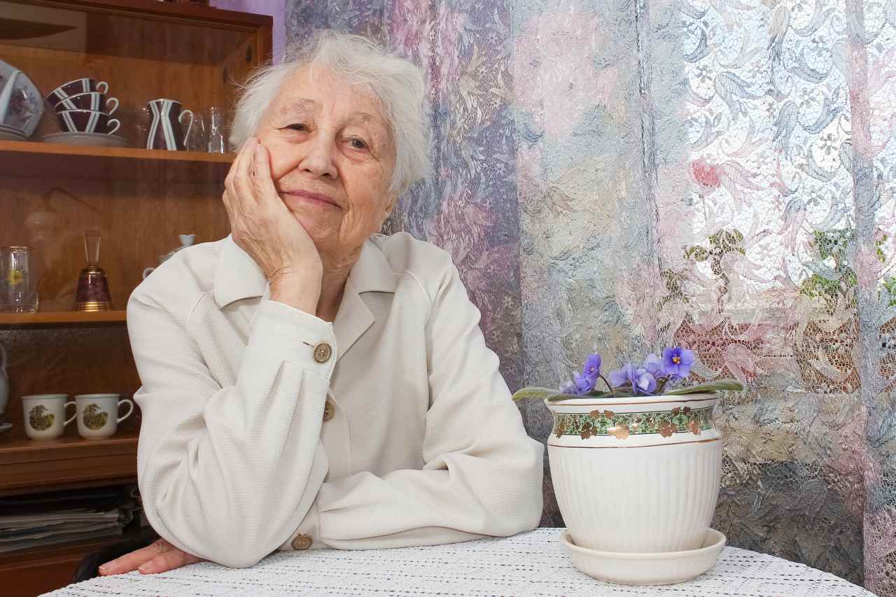 ‘He was very paranoid of banks’: My mother found $35,000 in cash after my father died. What should she do with it?