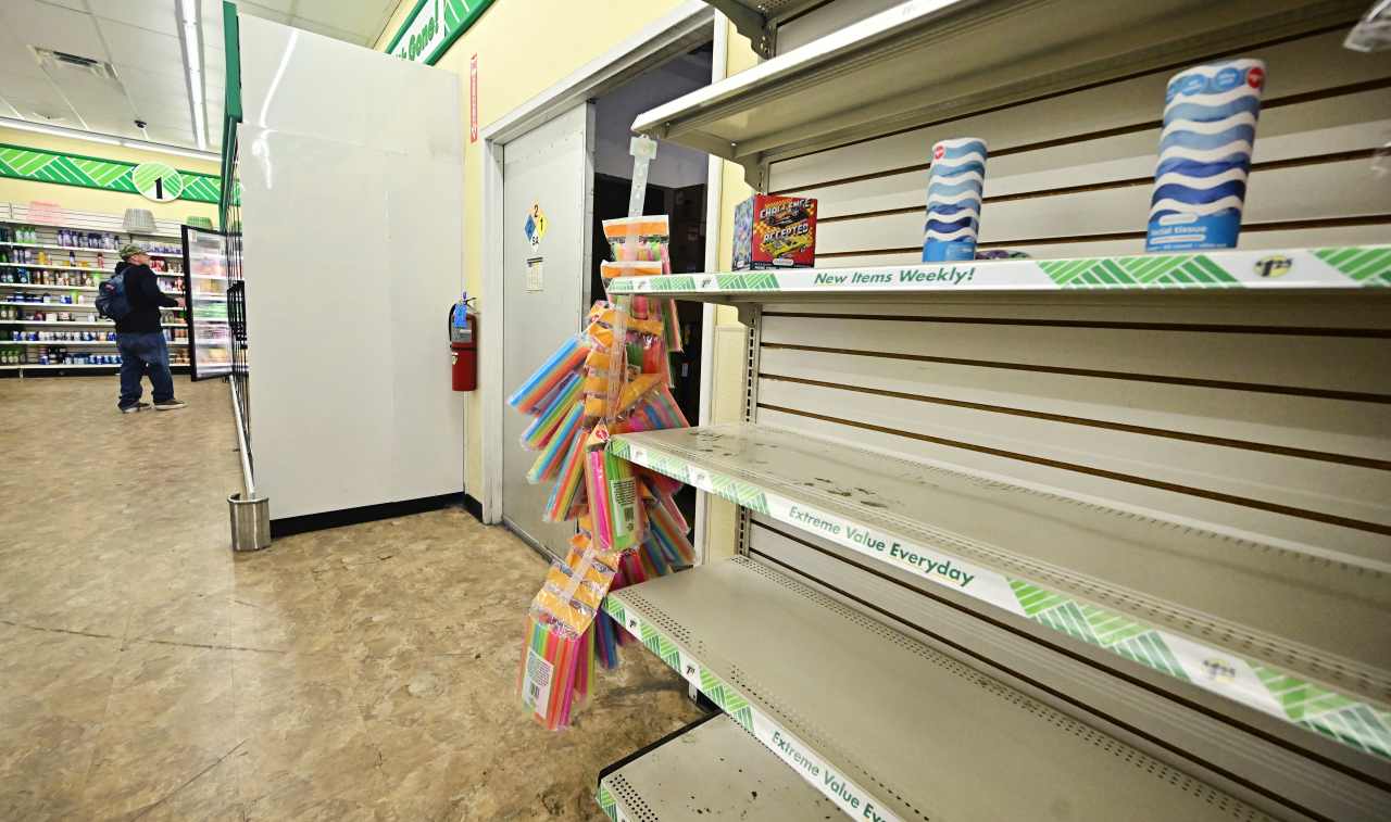 Empty shelves, for-lease signs and job layoffs point to recession by summer