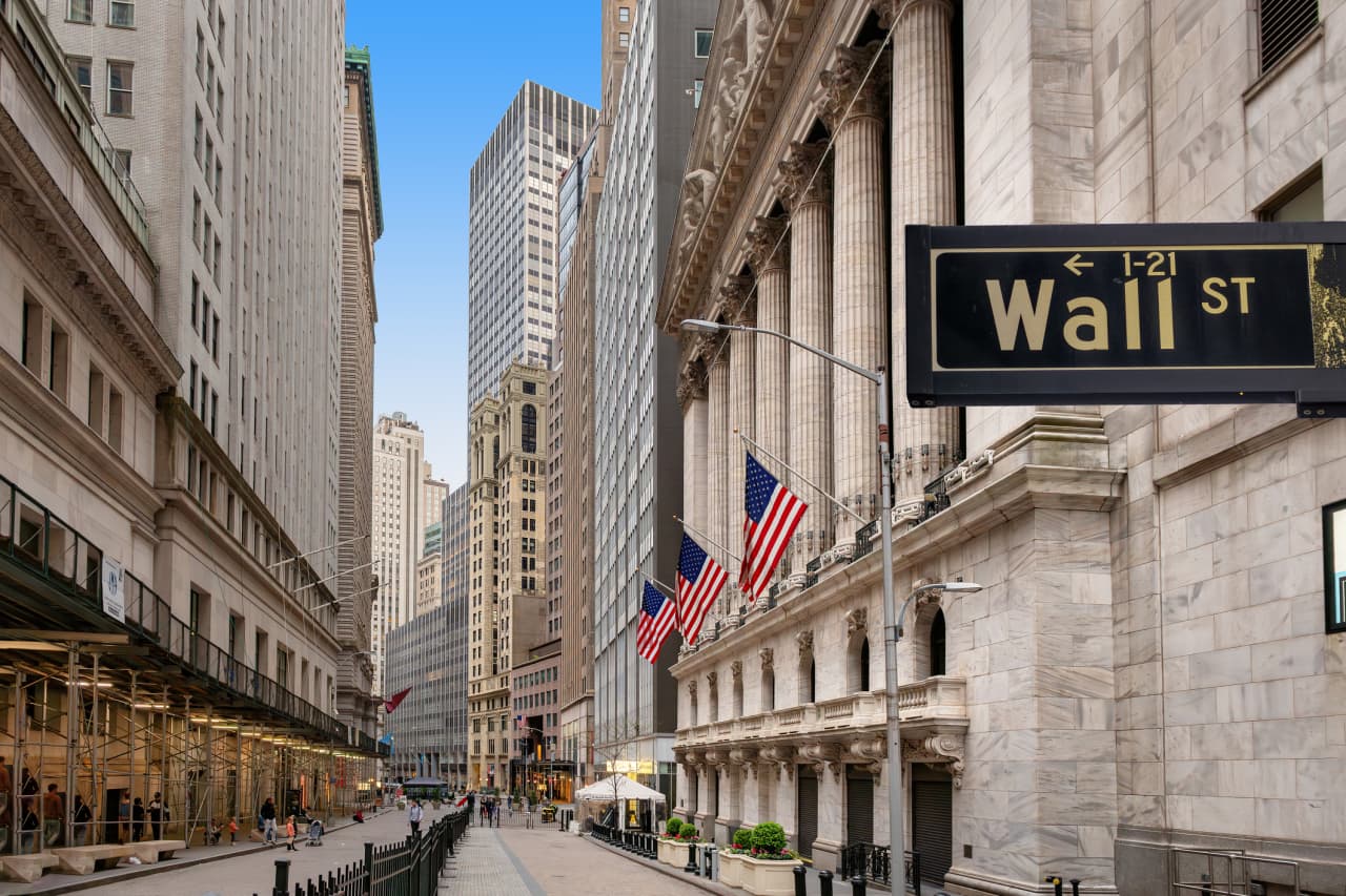 Barclays revises forecast for closely watched junk-bond measure after trade war cools