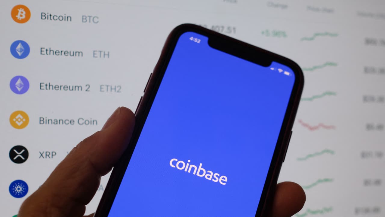 Coinbase investors should cash in. The stock has rallied too much ahead of earnings, analyst says.