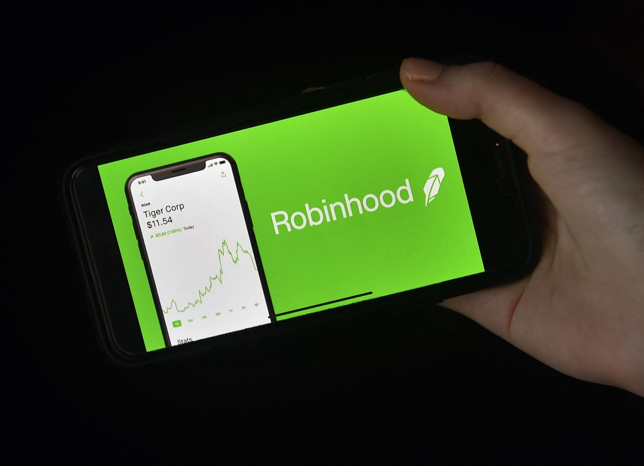 Robinhood takes ‘victory lap’ after big jumps in quarterly profit and revenue